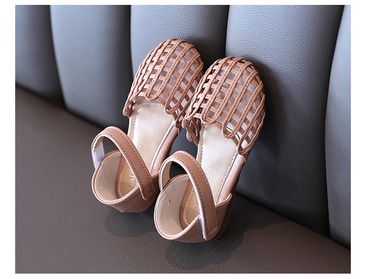 Girls' Baotou Sandals Summer 2021 New Knitted Hollow Princess Shoes Korean Version Medium And Big Kids Soft Sole Beach Shoes display picture 2