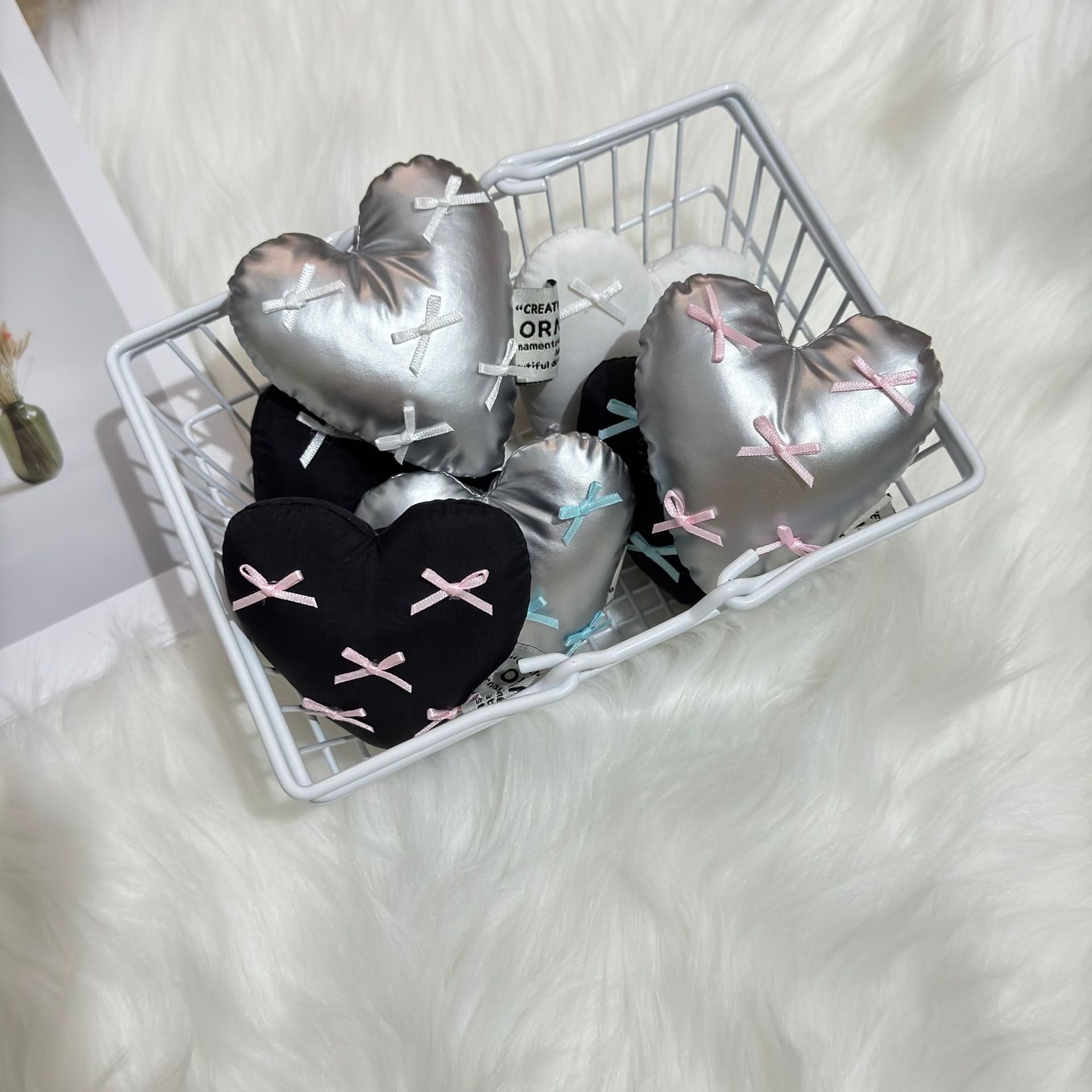 South Korea Ins Style Stereo Bow Love Mobile Phone Magnetic Bracket Niche Decompression Pinch Music Desktop Support Frame