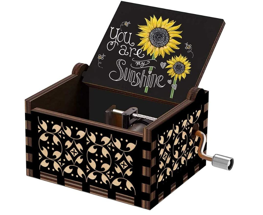 El modelo caliente de suministro transfronterizo Eres mi sol caja de música de madera manivela clásica tallada caja de música se puede configurar