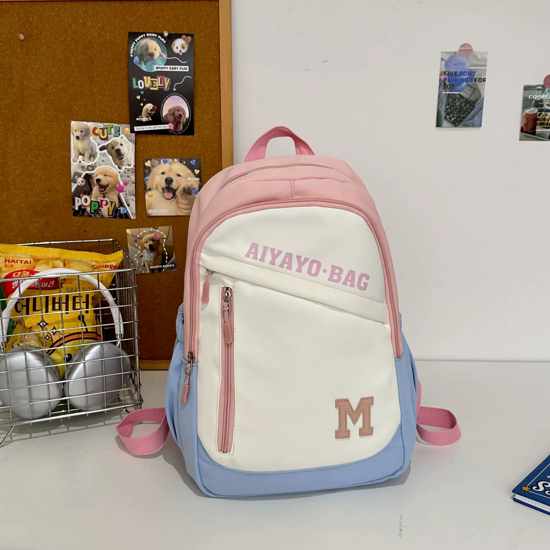 Capacious backpack, waterproof wear-resistant small school bag, simple and elegant design
