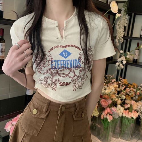 Sweet and Spicy Letter Print Women's Summer T-Shirt with Design Sense, Unconventional V-Neck Slimming High-Waisted Short Length Bare-Chest Top Yuxiangkang