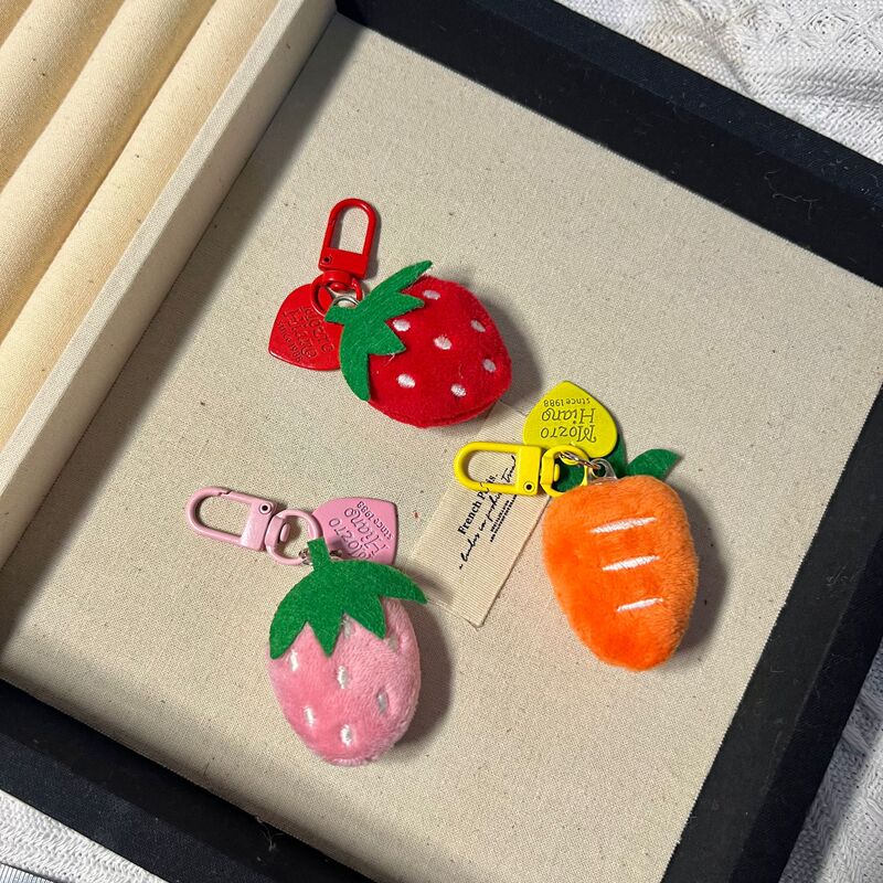 Strawberry Cute Pendant Gift Cute Vintage Bag Hanging Small Gift Plush Doll Bag Keychain Love Pendant