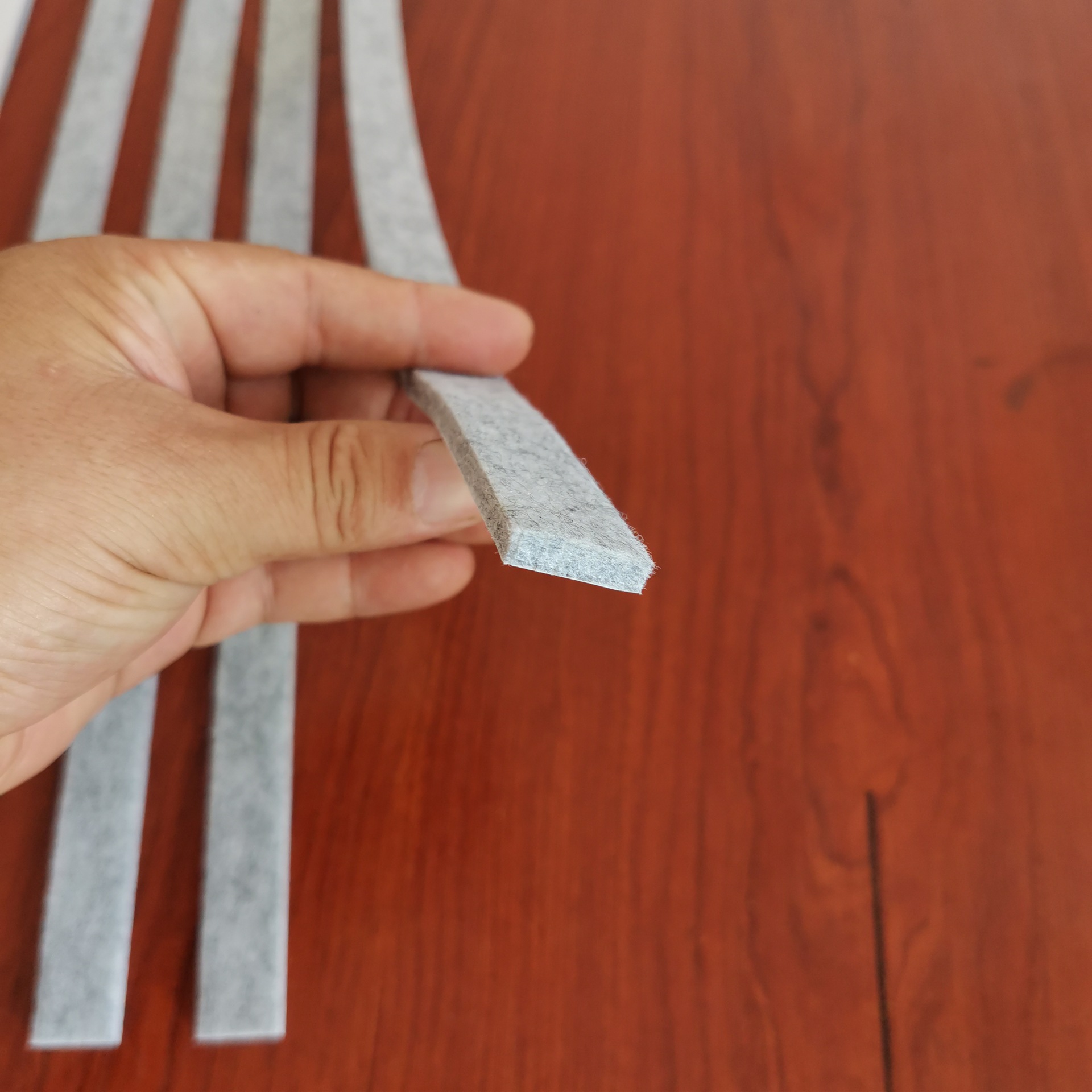 毛氈條家具桌椅床櫃組裝生産用自粘隔音條毛氈條隔音摩擦降噪用棉