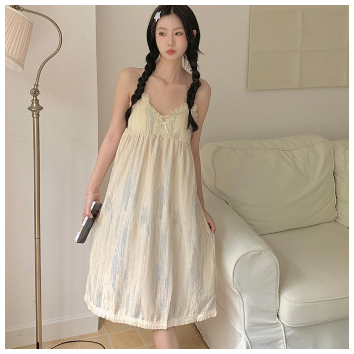 Verano nuevo vestido de dormir damas cojín de pecho lindas flores de cuello V ropa de dormir vestido de vestir en el viento comercio exterior puede ser un agente
