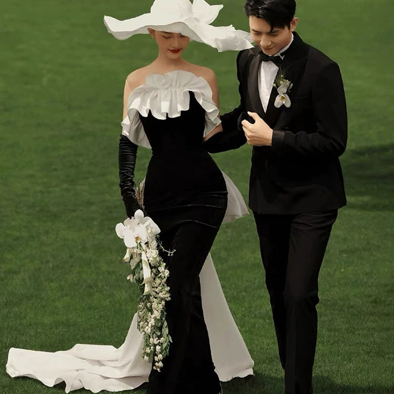 Elegant black velvet wedding dress with fish tail cut, photo session gown with accessories