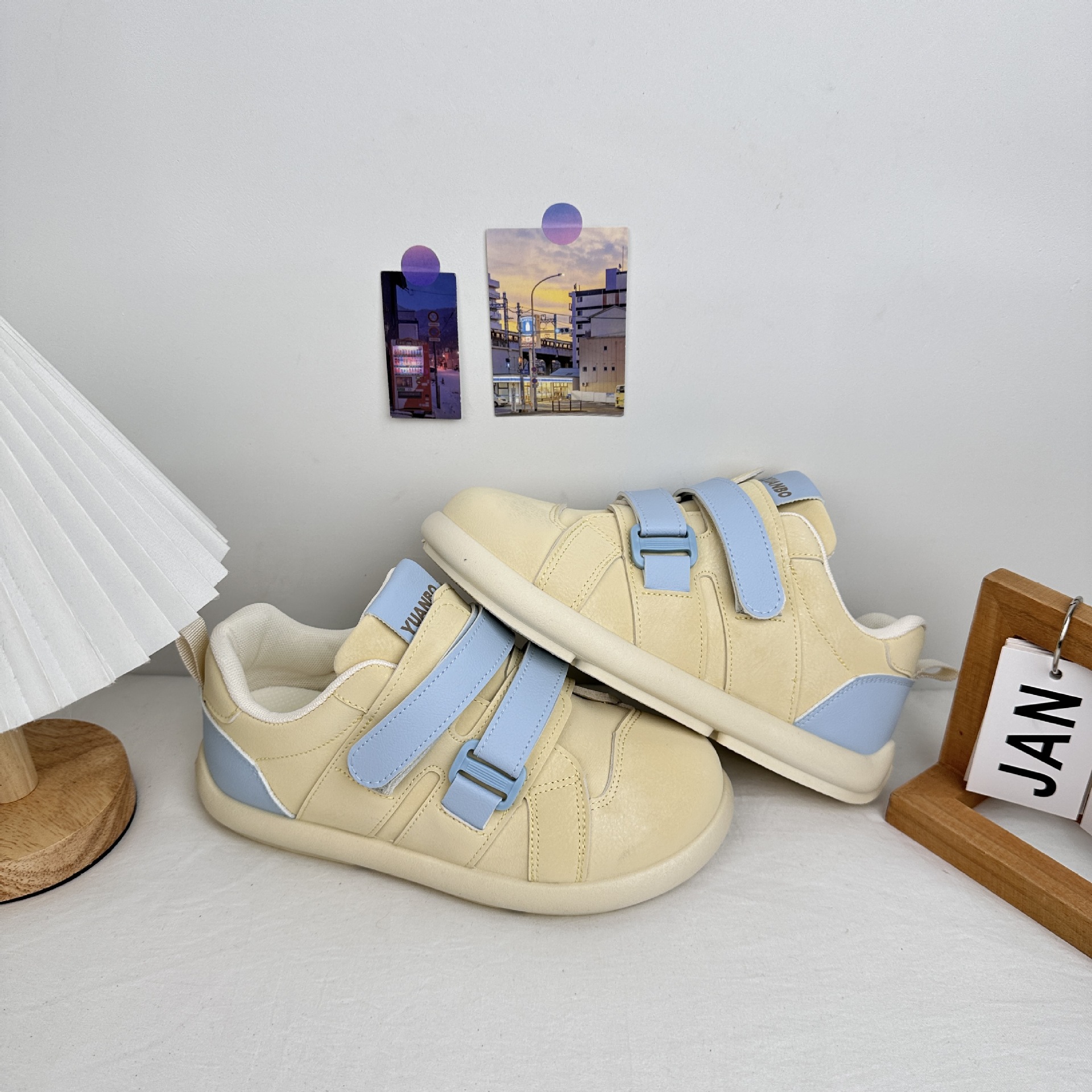 Yuanbo Low-top Velcro Forrest Gump Shoes Estudiante 2025 primavera nuevas zapatillas de deporte de todo fósforo zapatos de lona coreanos cabello de moda
