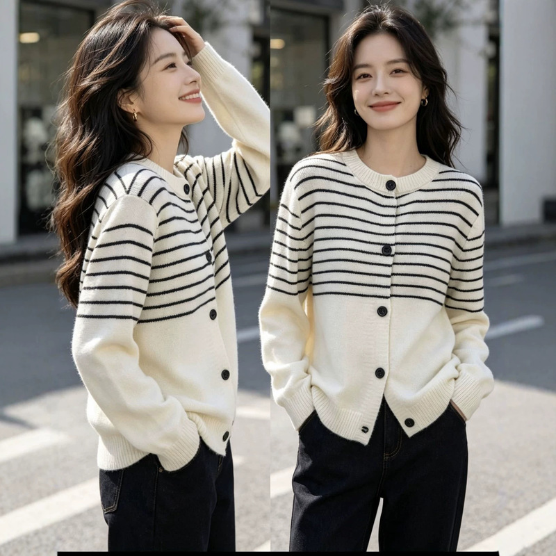 New autumn and winter striped fashion cardigan for women, round neck with pockets, woolen knitted loose outerwear with a stylish look New autumn and winter striped fashion cardigan for women, round neck with pockets, woolen knitted loose outerwear with a stylish look