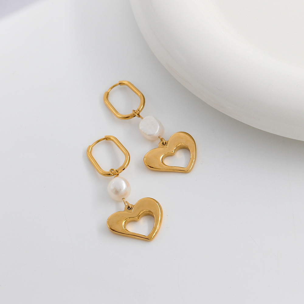 Stainless Steel, Imitation Pearl Material 1 Pair Retro Heart Shape Stainless Steel Imitation Pearl Plating Dangling Earrings