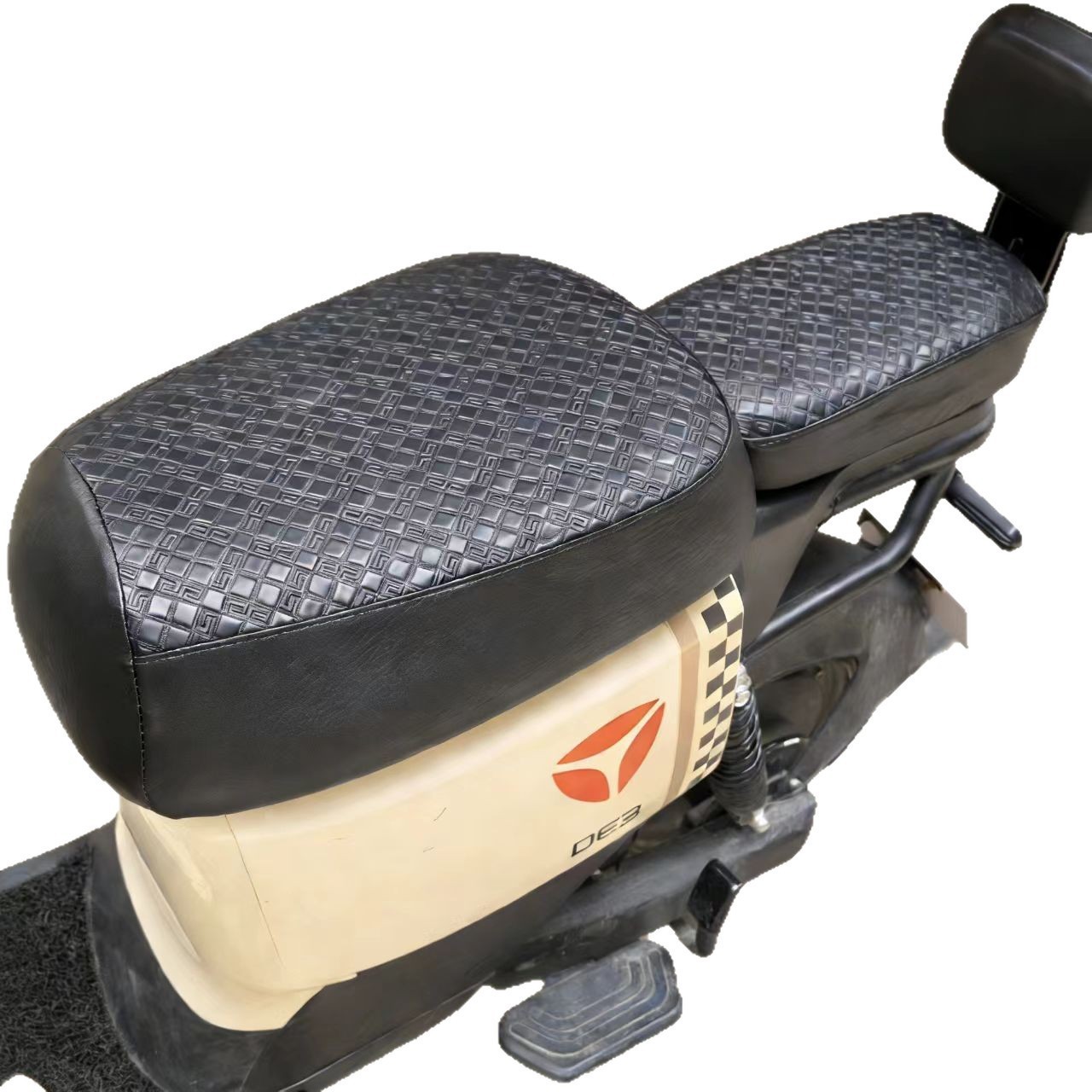 Nueva cubierta de asiento eléctrico estándar nacional protector solar a prueba de lluvia aislamiento térmico cubierta de asiento de batería para llevar cojín de largo alcance Yadi