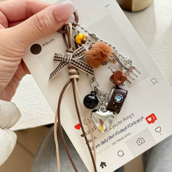 Original Retro Miu Fur Ball Bag Hanging Personalized Camera Keychain Pendant Hand-Woven Luggage Pendant Wholesale