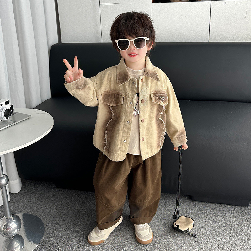 7058 Traje de primavera y otoño para niños 2025 nueva chaqueta teñida en aerosol para niños coreanos de tres piezas Baby Boy