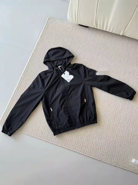 Uniform with hood for leisure