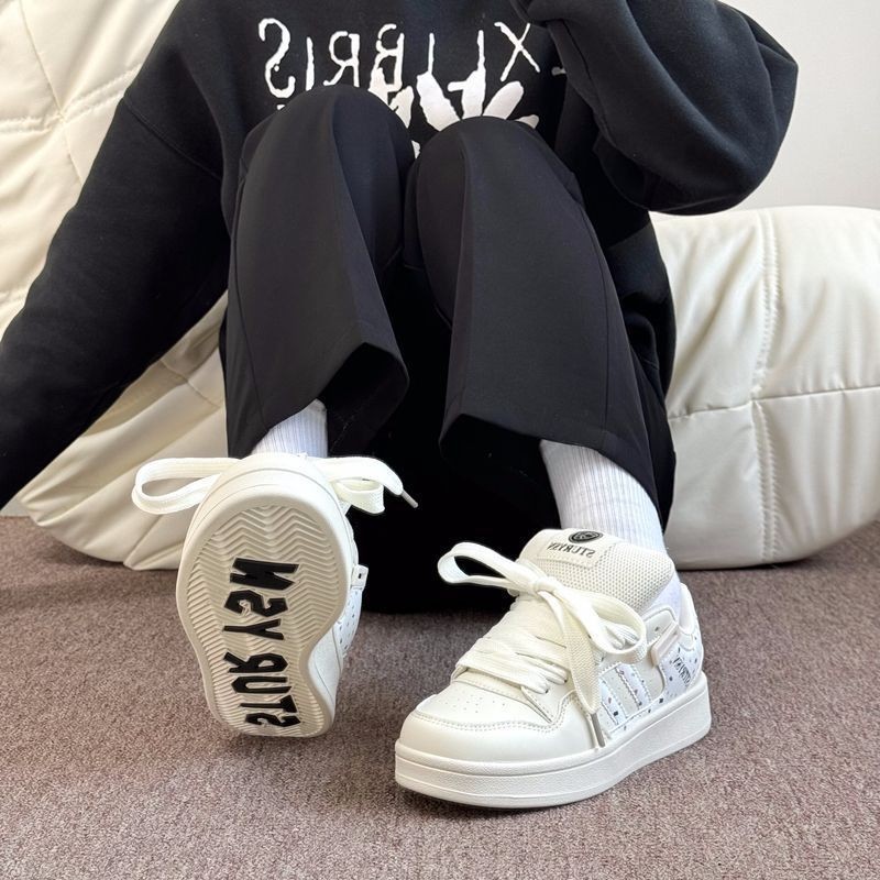 Nicho original arroz blanco impresión zapatos de pan 2025 primavera nuevos zapatos blancos de suela gruesa zapatos de skate casuales