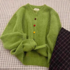 春の服のレトロな緑の上着のカラーのセーターのコートの女性の春秋の怠惰でゆったりしています。
