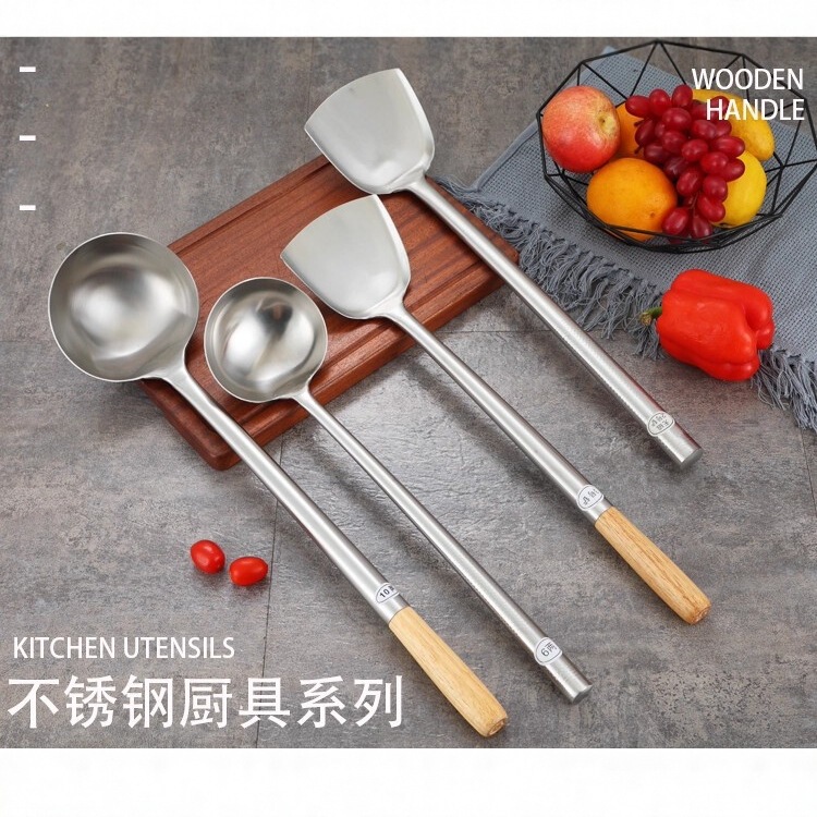 Thickened Stainless Steel Commercial Frying Spoon, Cooking Spatula, Long Steel Wooden Handle, Large Chef's Spoon, Restaurant Hand Spoon Wholesale Thickened Stainless Steel Commercial Frying Spoon, Cooking Spatula, Long Steel Wooden Handle, Large Chef's Spoon, Restaurant Hand Spoon Wholesale