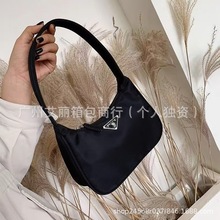 ����r�����e����С����Ů����Ҹ�°�2025�������μ�ţ��С�ڰ�