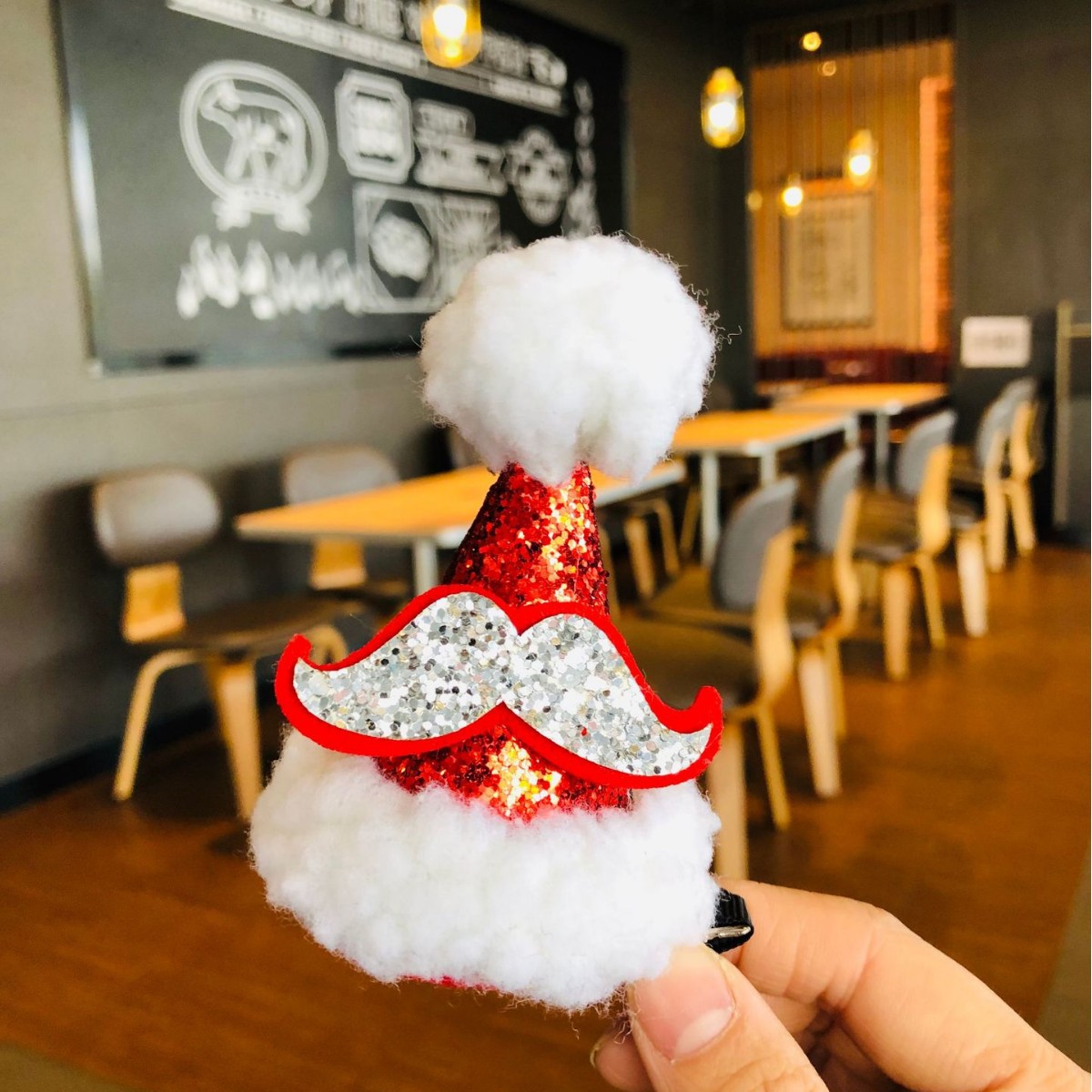 양가죽 모자 클립-수염