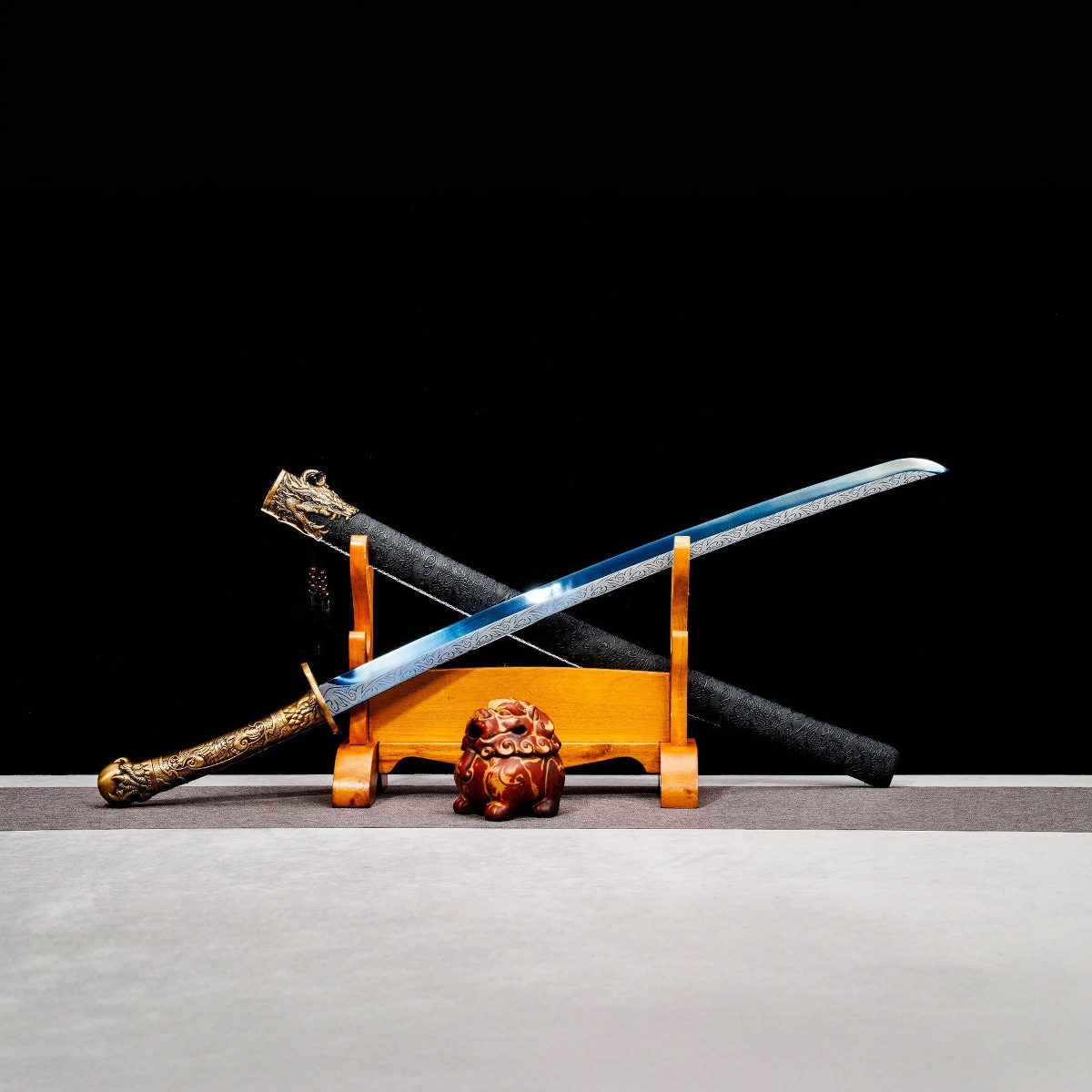 龙泉刀剑手工锻打一体高锰钢烤蓝唐横刀金属手柄防身冷兵器未开刃