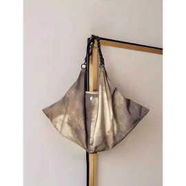 新中式木质串珠单肩腋下包女大容量通勤托特包小众文艺印花饺子包