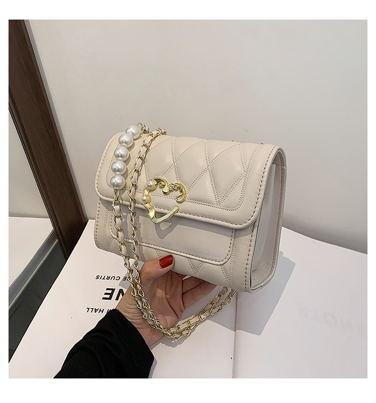 Wholesale Heart-shaped Buckle Messenger Shoulder Small Square Bag Nihaojewelry display picture 24