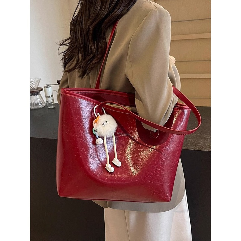 Red Wedding Bag Large Capacity Bag for Women 2026 New High-End Style Shoulder Commuter Bag Bride Wedding Tote Bag