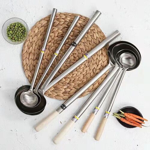 Stainless steel pot spoon chef's frying spoon long wooden handle steel handle edible cooking spoon kitchen commercial large pot spoon