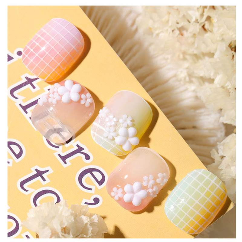 Celebrity en línea nuevo estilo manicura Flor de cinco pétalos japonés tridimensional pequeña flor blanca joyería mini resina blanca pequeña flor 100 piezas