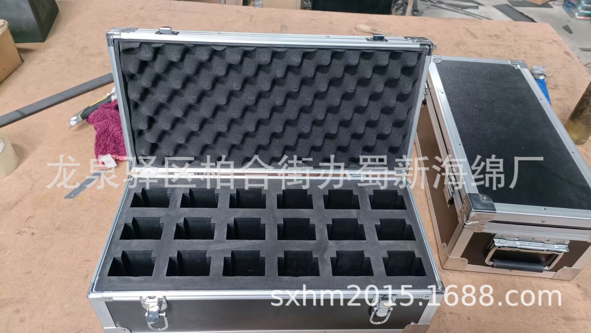 厂家供应铝箱内衬海绵泡沫/粘成型高密度铝箱成型高密度海绵