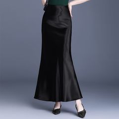 腰が高くて痩せています。ミディアムスカートの女性酢酸サテンのお尻の尾のロングスカート2025春夏のショートスカートです。