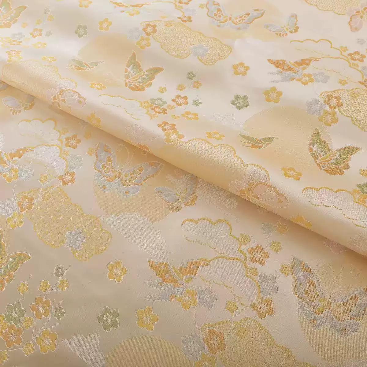 Добавьте цветы в туфли династии Хань