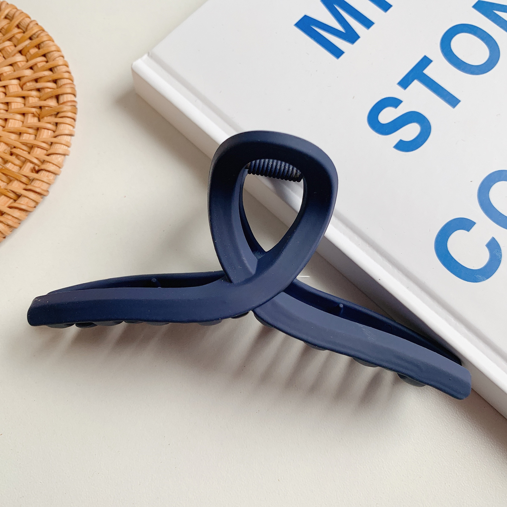 Frosted Large Hairpin Korean Disc Hair Clip Girl's Head Hair Clip Headwear Large Shark Hairpin Wholesale_voghion.com