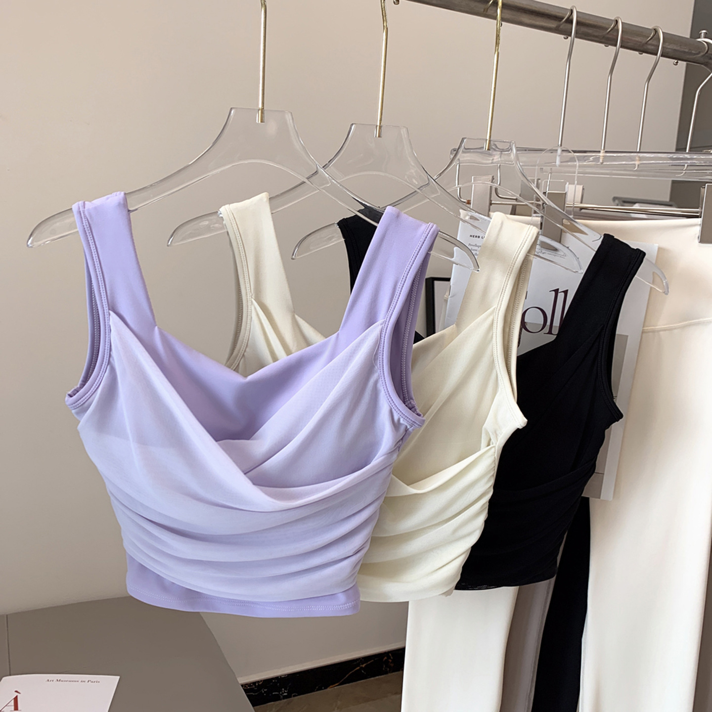 春夏新款瑜珈背心女高强度防震运动文胸网纱健身背心跑步一体杯上