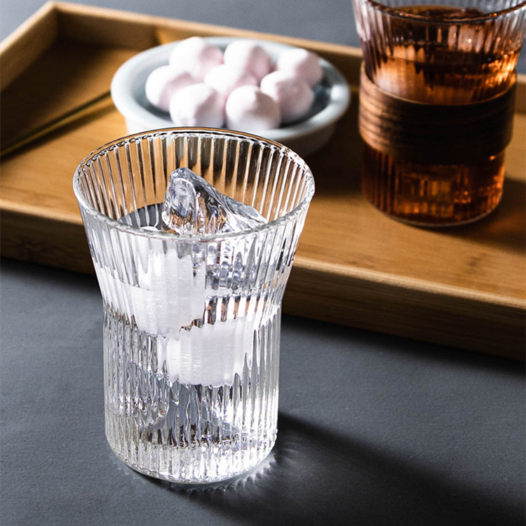 Luz de lujo patrón vertical taza de café vidrio de borosilicato taza de café a rayas hogar taza de una sola capa con aislamiento de astillas de madera taza de leche