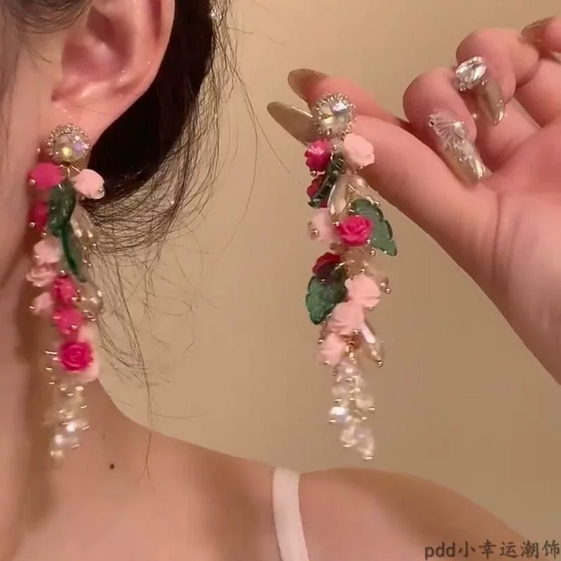 Кулон с кисточками, брендовые серьги