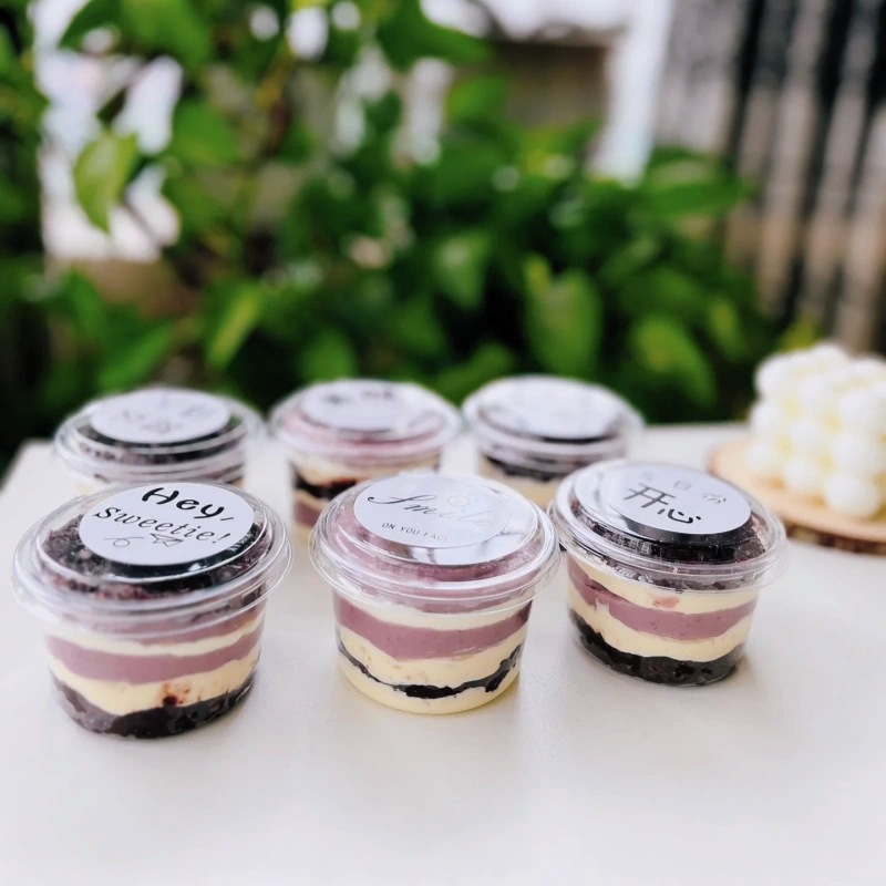 Taza de mousse cuadrada roja con cubierta de una sola taza de paja de madera, yogur pudín, lasagna, postre, caja de embalaje de West Point