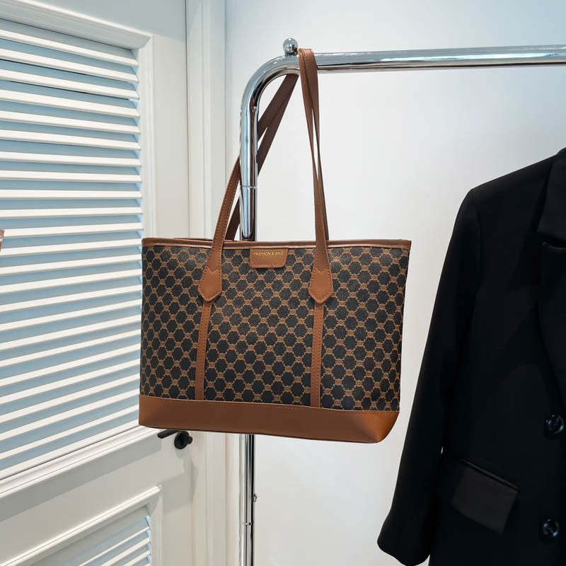 Luz y lujo ocio simple 2026 nuevo bolso de mujer retro moda de gran capacidad de viaje bolso de hombro bolso