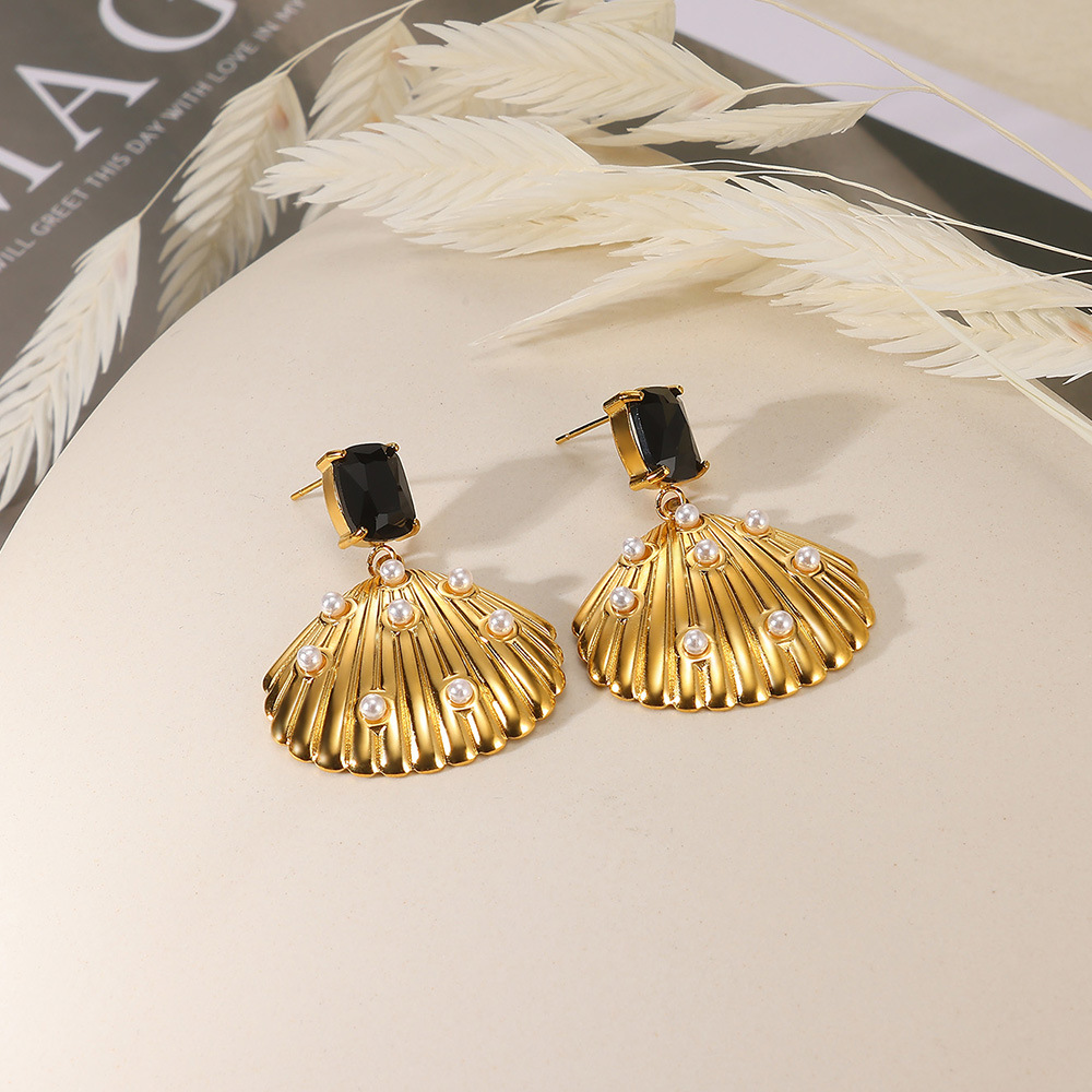 5g Weight 0.03µm-0.05µm Gold Plating Thickness PVD Coated Gold Plating Process 304 Stainless Steel Ear Needle Material Real Gold Plated Plating Material Zircon Inlay Material Dangling Earrings Classification 1 Pair Quantity Holiday, Daily Occasion 304 Stainless Steel Material Flower, Shell Pattern Women's Gender Vacation, Simple Style Style Waterproof Non Tarnish, Inlay Craft PVD Coated Real Gold Plated Flower Shell 304 Stainless Steel Vacation Simple Style Waterproof Non Tarnish Dangling Earrings 无