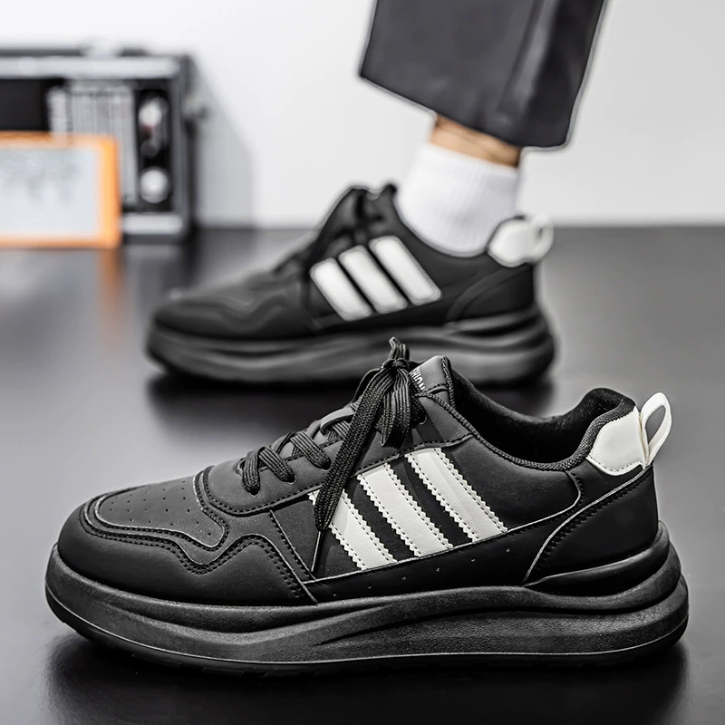 Весенняя мужская обувь папочка мужская дышащая толстая подошва повседневная легкая спортивная доска 2025 новая дикая белая обувь