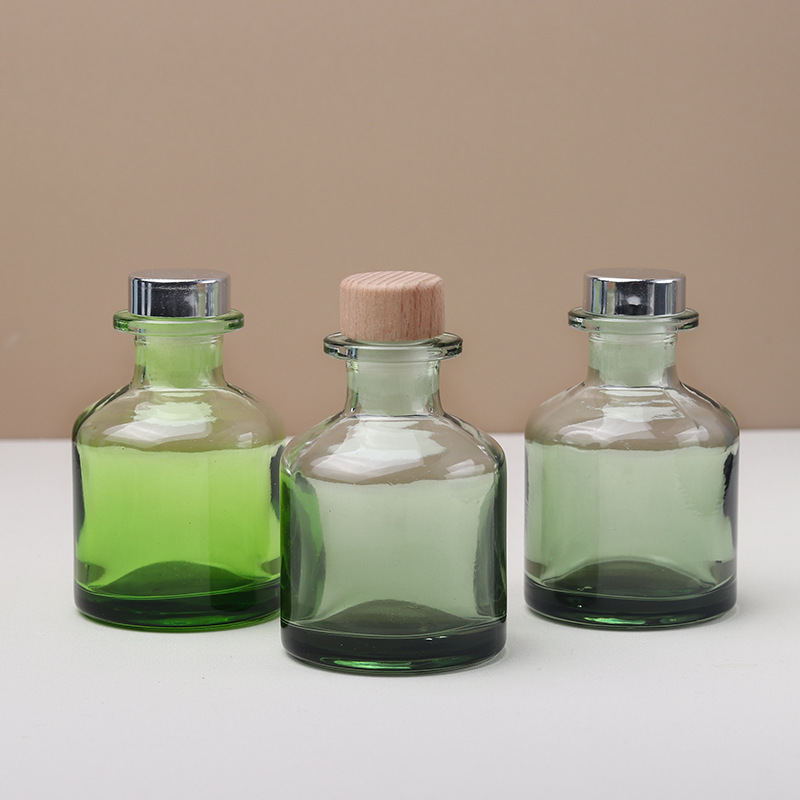 50ml Diffuser Bottle with Large Body and Small Mouth, Wooden Stopper, Aluminum Cap, Transparent Glass Essential Oil Perfume Bottle for Indoor Fragrance