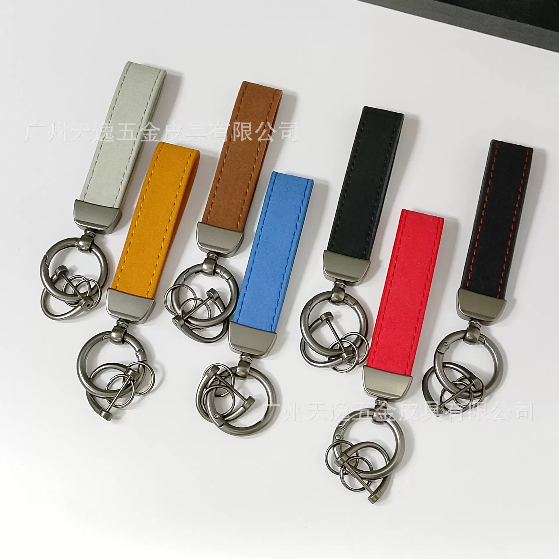 时尚翻毛皮汽车钥匙扣制定logo潮牌钥匙链圈锌合金马蹄扣情侣礼品