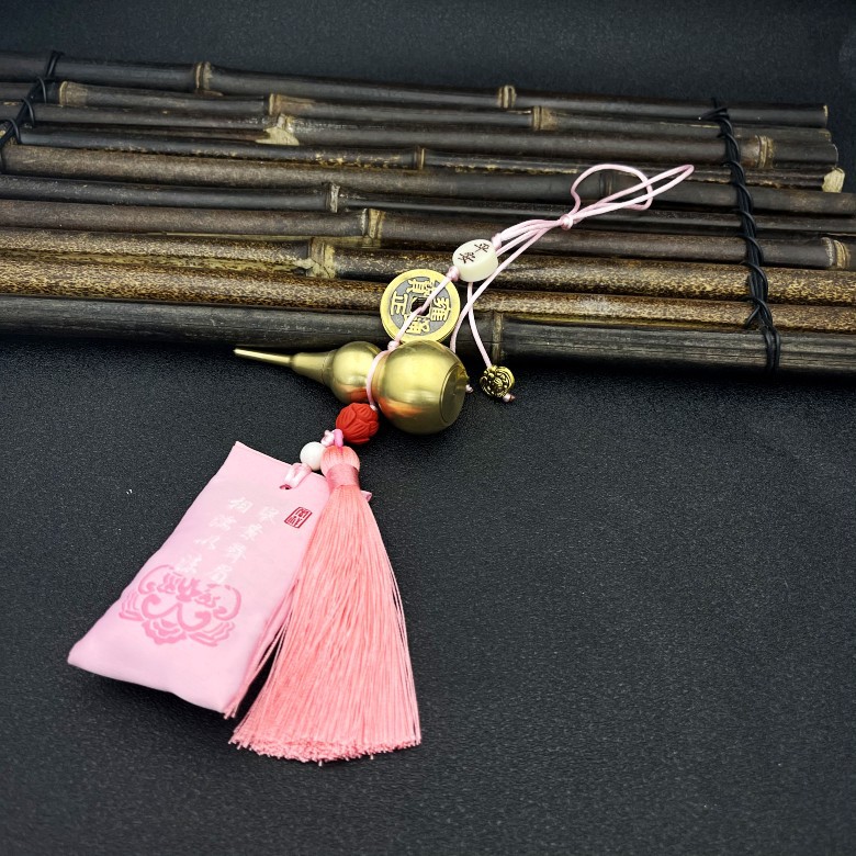 Copper pendant for car