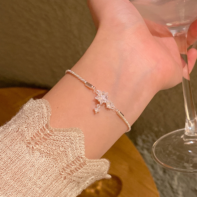 Pulsera de perlas de sentido avanzado de nicho de lujo ligero, temperamento de moda coreano femenino, pulsera de amor de circón intermitente, pulsera de cristal