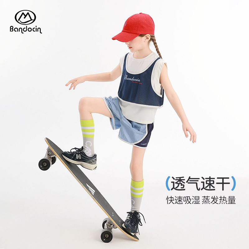 ハーフデグリーレジャーガールズサマーベストスーツ、ファッショナブルな2025新しい中型および大型子供服、夏のカジュアルショーツ、トレンディ|undefined