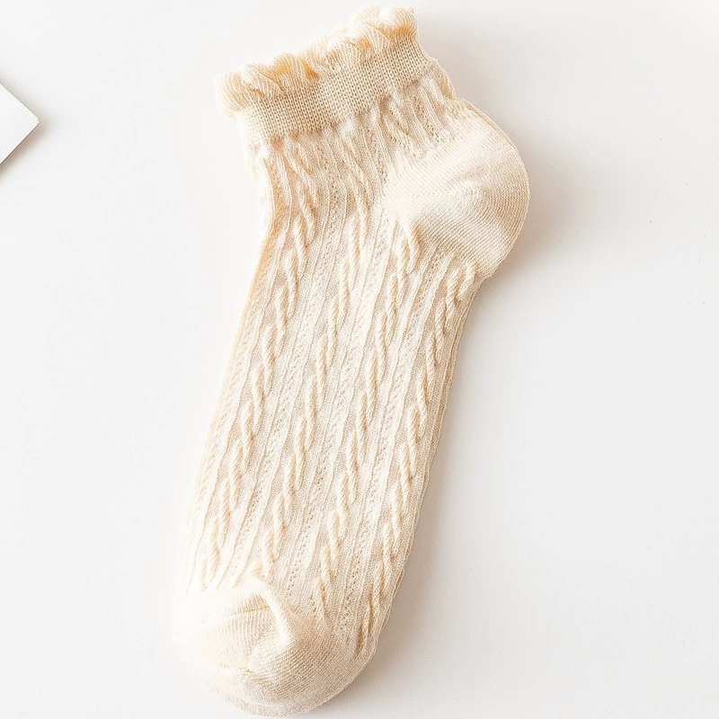 Серебряный? Нет. Оригинал: Mid‑calf breathable lace socks, embroidered cute motifs (rabbit/heart/flower), one size