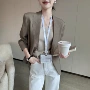 春季翻领长袖咖色西服