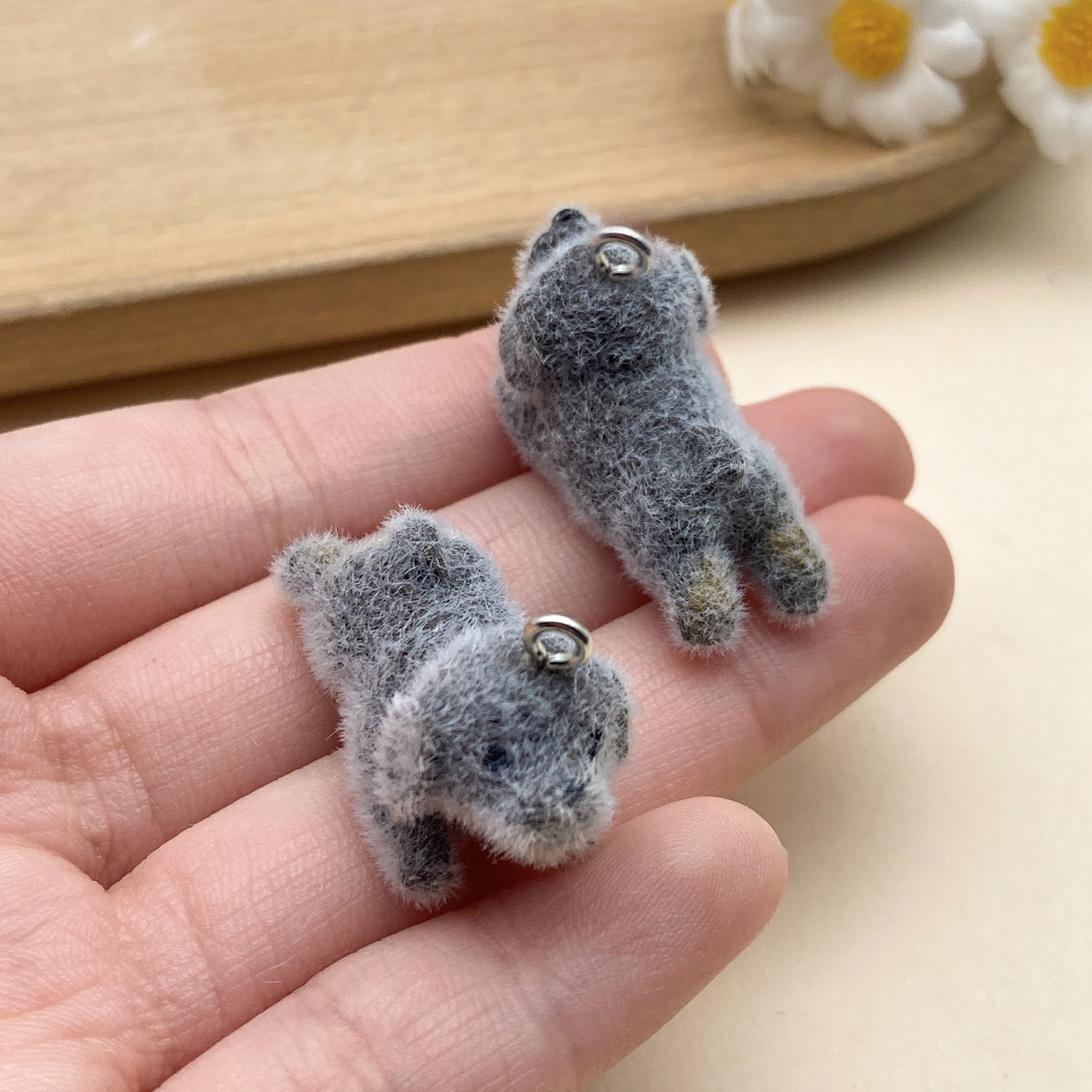 23136-1 검정색과 회색 수지 무리를 짓는 동물 누워있는 강아지 31x19mm-3.3g