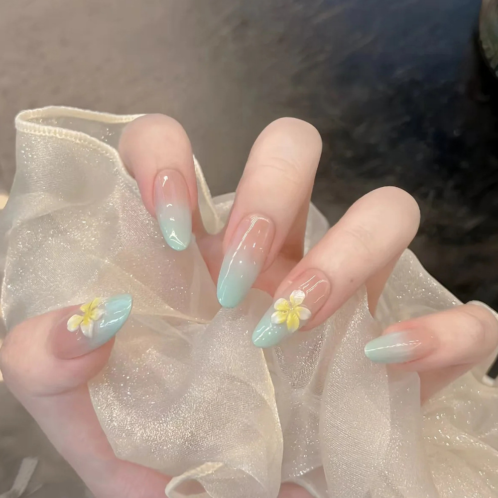 3D relieve color nude gradiente manicura verde 10 piezas parche de uñas de código dividido flores frescas lindas uñas portátiles hechas a mano
