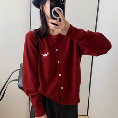 甘い気質シンプルなスタイルラウンドネックダックスフントカーディガン2025秋新作刺繍多用途痩身セータートップ