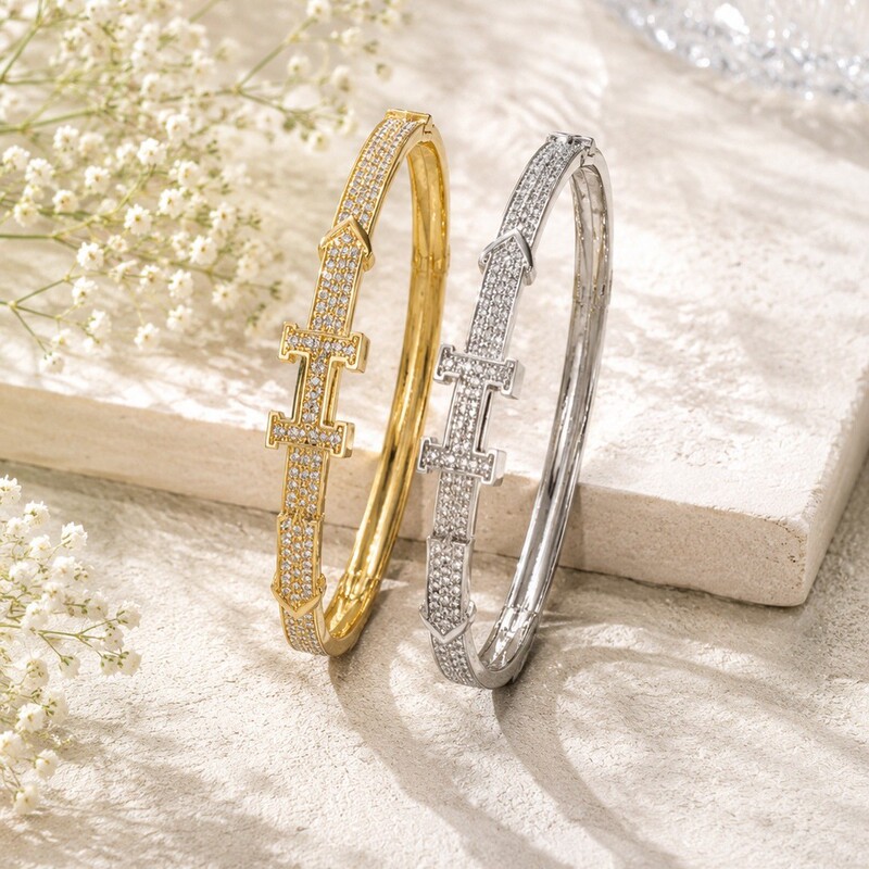 French-Style Arrow-Shaped Zircon Bracelet, Light Luxury H Letter Design, High-End Fashion, Niche Design, Versatile Bracelet French-Style Arrow-Shaped Zircon Bracelet, Light Luxury H Letter Design, High-End Fashion, Niche Design, Versatile Bracelet