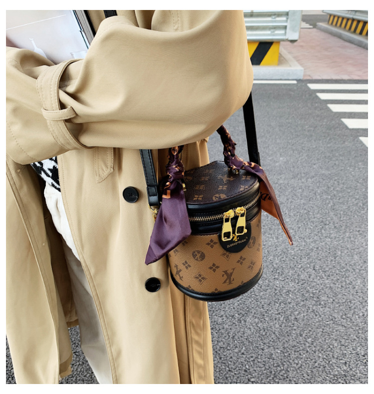 Printed Bucket 2024 New Cross Shoulder Cute and Versatile Women's Bag Small Handbag Free Scarves_voghion.com